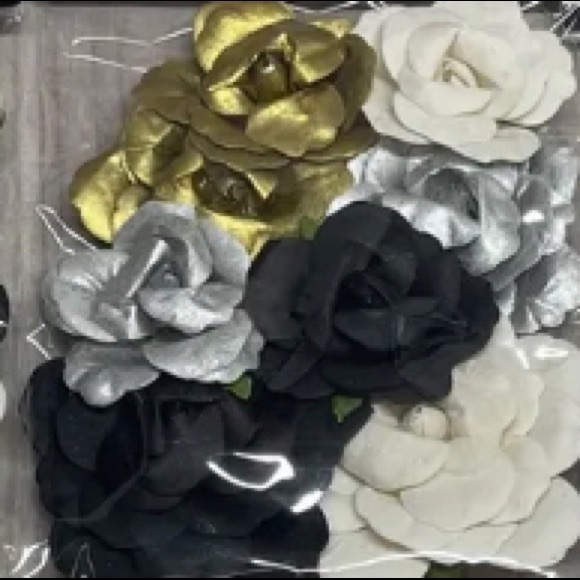 Recollections Graduation Paper Flowers Ivory Black Gold & Silver 3 Packs of 8 - Picture 3 of 3